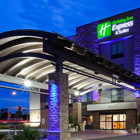 Holiday Inn Express And Suites Rochester West-Medical Center By Ihg Zewnętrze zdjęcie