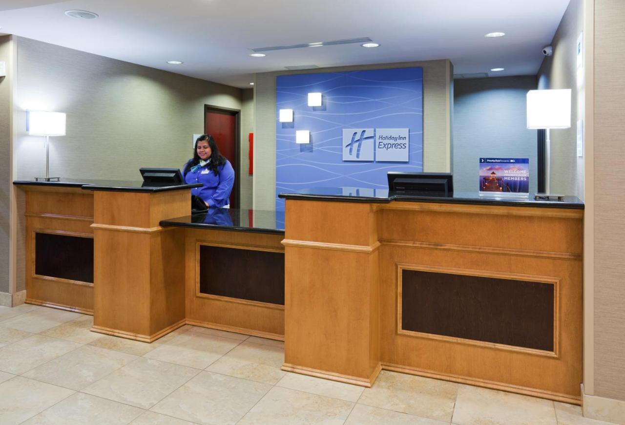 Holiday Inn Express And Suites Rochester West-Medical Center, An Ihg Hotel Zewnętrze zdjęcie