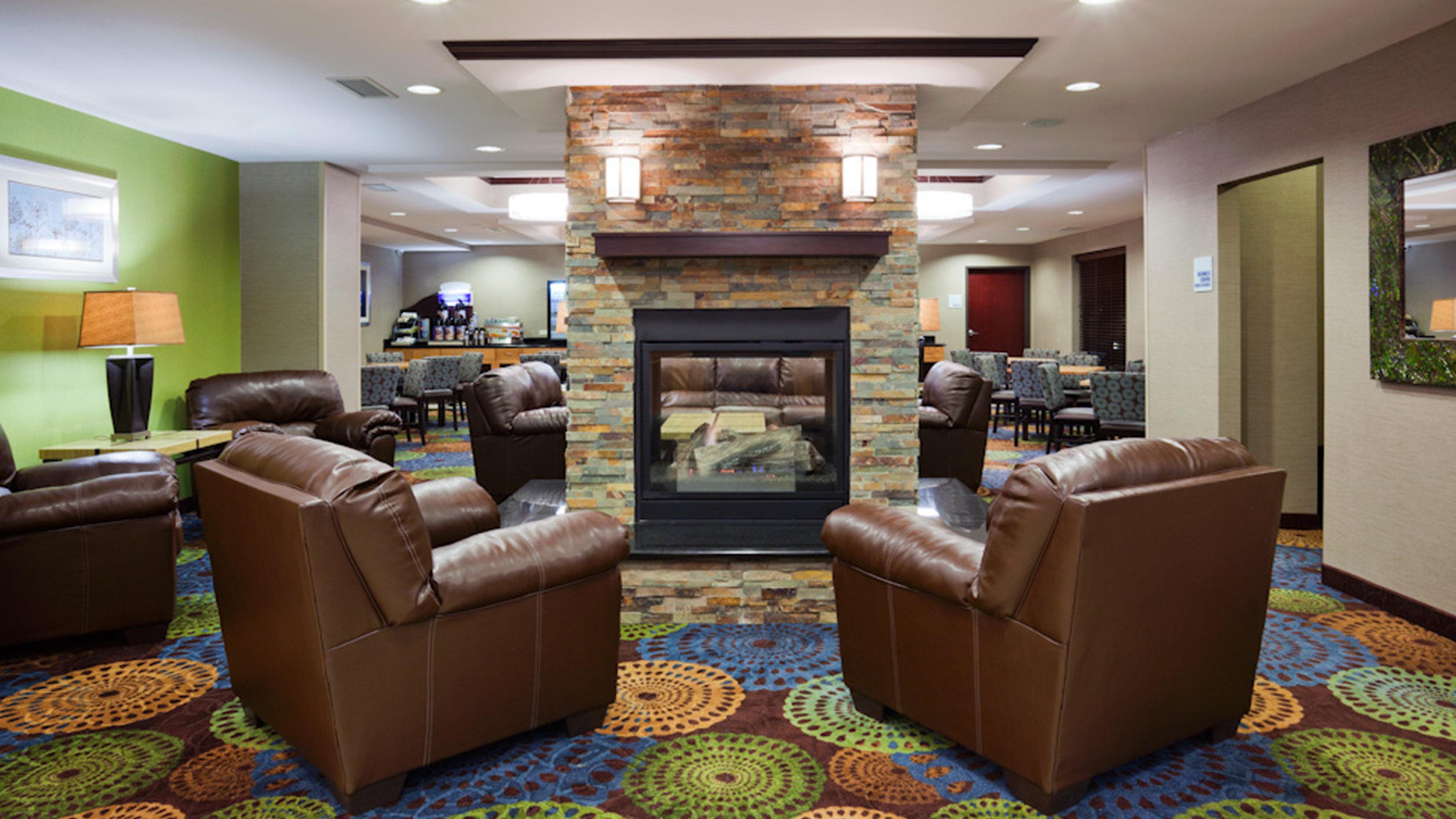 Holiday Inn Express And Suites Rochester West-Medical Center By Ihg Zewnętrze zdjęcie